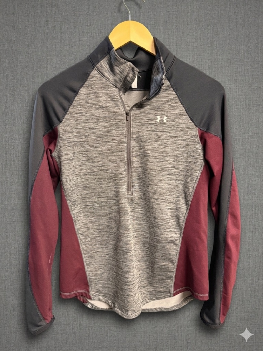 Under Armour ColdGear Women’s MD 1/2 Zip Fleece Pullover Gray Maroon Fitted